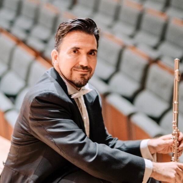 Roberto Alvarez — Flute